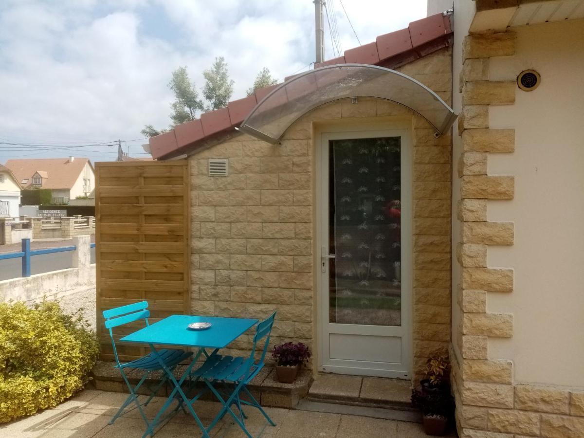 Bed and Breakfast Chez Gigi Merville-Franceville-Plage Esterno foto