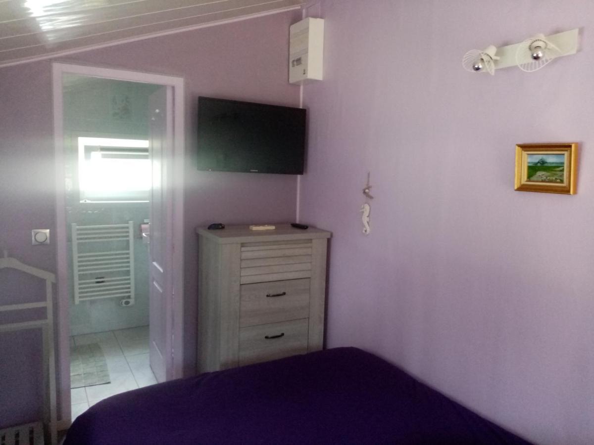 Bed and Breakfast Chez Gigi Merville-Franceville-Plage Esterno foto