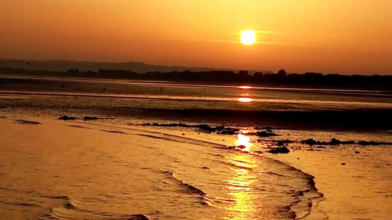 Bed and Breakfast Chez Gigi Merville-Franceville-Plage Esterno foto